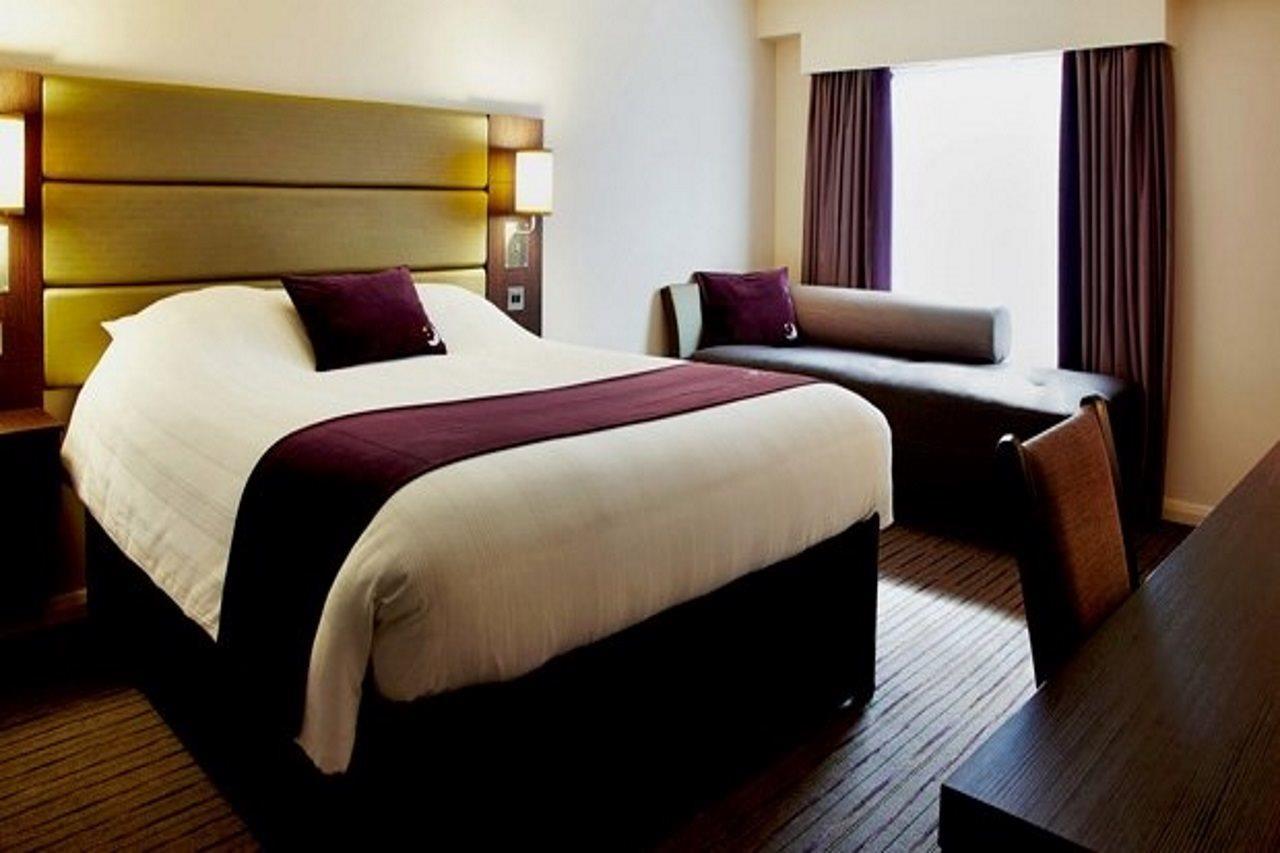 Premier Inn Poole Centre Екстер'єр фото